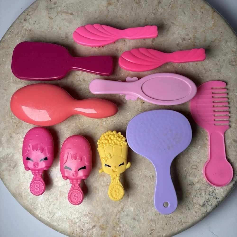Vintage‎ and Modern Doll Comb Hair Brush Toy Doll Accessory Lot Barbie Shopkins